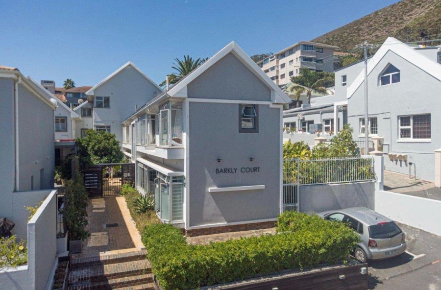 To Let 2 Bedroom Property for Rent in Sea Point Western Cape